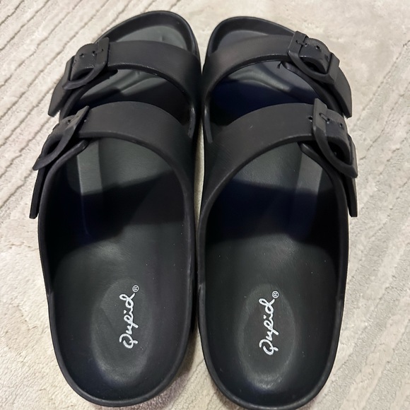 Cupid Sandals New with box! - Picture 4 of 6